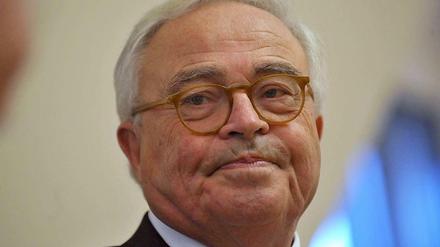 Der ehemalige Vorstandsvorsitzende der Deutschen Bank, Rolf Breuer im Verhandlungssaal im Oberlandesgericht in München. 