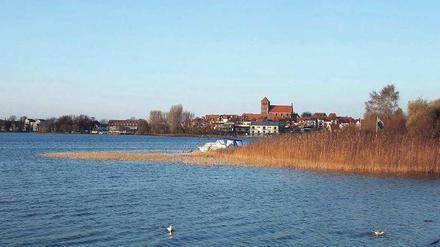 Im Sommer lockt der große See zum Baden, im Winter kann man Schlittschuh laufen. Vielleicht ist das bald wieder so.
