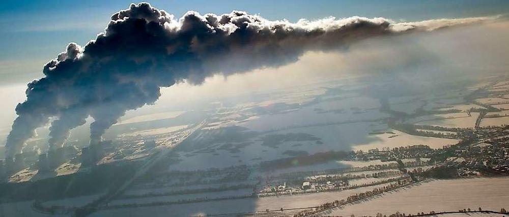 Schlechtes Beispiel. Extrem klimaschädliche Kraftwerke wie das im brandenburgischen Jänschwalde diskreditieren aus Sicht vieler Berliner den Vattenfall-Konzern. Doch der Aufbau einer kommunalen Alternative ist schwierig.