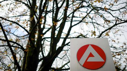 Die Zahl der Arbeitslosen ist in Berlin im November weiter zurückgegangen.