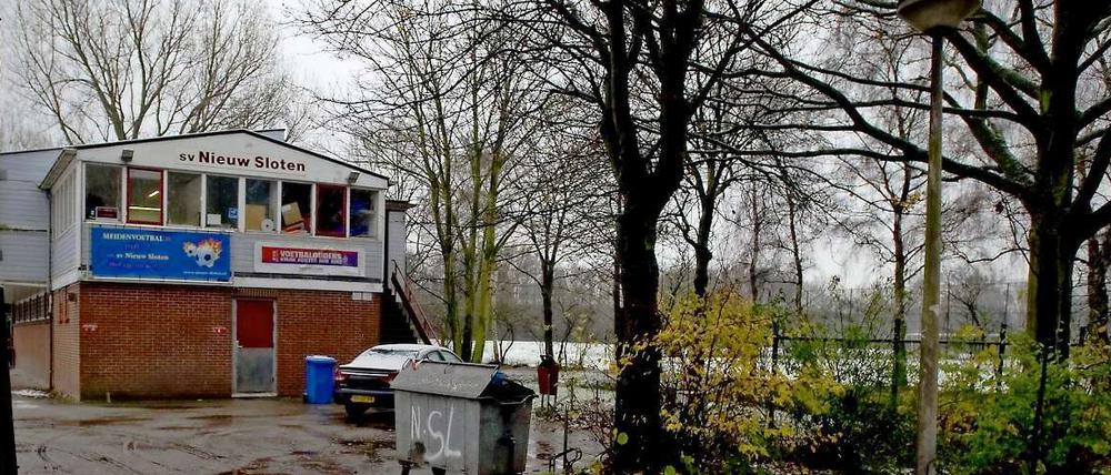 Das Vereinsheim des Amsterdamer Fußballklubs Nieuw Sloten. Drei Jugendspieler des Klubs sollen einen Linienrichter zu Tode geprügelt haben.