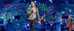 Chris Martin zeichnet sich durch tollpatschige Bewegungsabläufe auf der Bühne aus - mehr oder weniger.