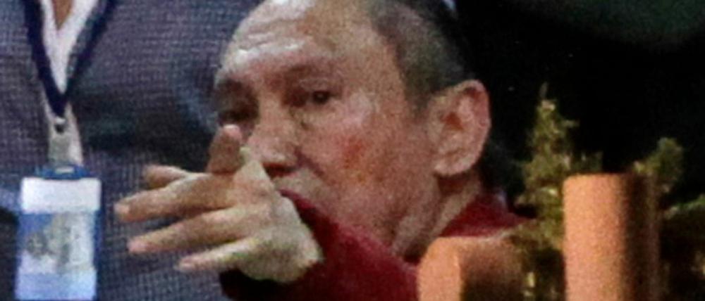 Manuel Noriega im Rollstuhl.