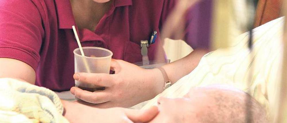 Hilfe bis zuletzt. Die Palliativmedizin kümmert sich um Menschen, bei denen keine Heilung mehr möglich ist. Sie hat einen deutlichen Aufschwung genommen. Foto: p-a/dpa