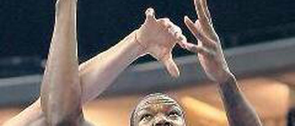 Durch die Finger. Deon Thompson war mit 20 Punkten Albas bester Werfer. 