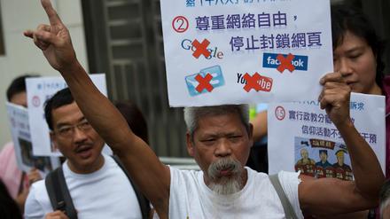 Freiheit ins Netz! Demonstranten in Hongkong protestieren gegen die Blockade der Online-Plattformen. 