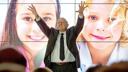 Gestenreich. Steve Ballmer redet in der Humboldt-Box.