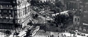 Der Potsdamer Platz 1930. Im runden Haus im Hintergrund Haus Vaterland.