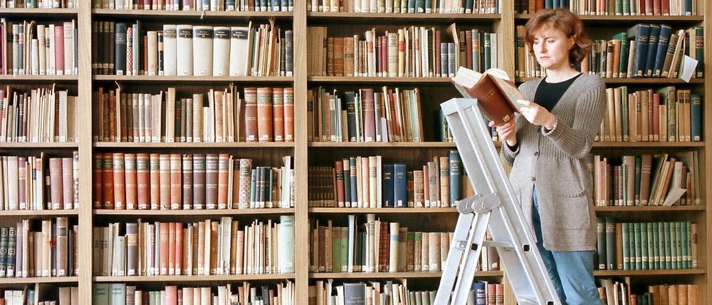 So viele Bücher! Blogger können mit ihren Empfehlungen helfen, die richtige Lektüre zu finden.