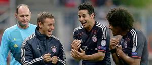 Südamerikanische Freude: Rafinha, Pizarro und Dante (von links) feiern den Sieg gegen Lille. 