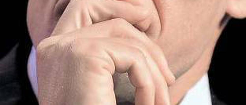 Kann diese Hand lügen? Radprofi Lance Armstrong will den nächsten Versuch unternehmen, sich reinzuwaschen. Foto: AFP