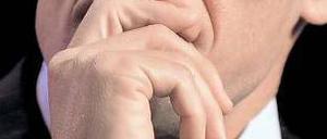 Kann diese Hand lügen? Radprofi Lance Armstrong will den nächsten Versuch unternehmen, sich reinzuwaschen. Foto: AFP