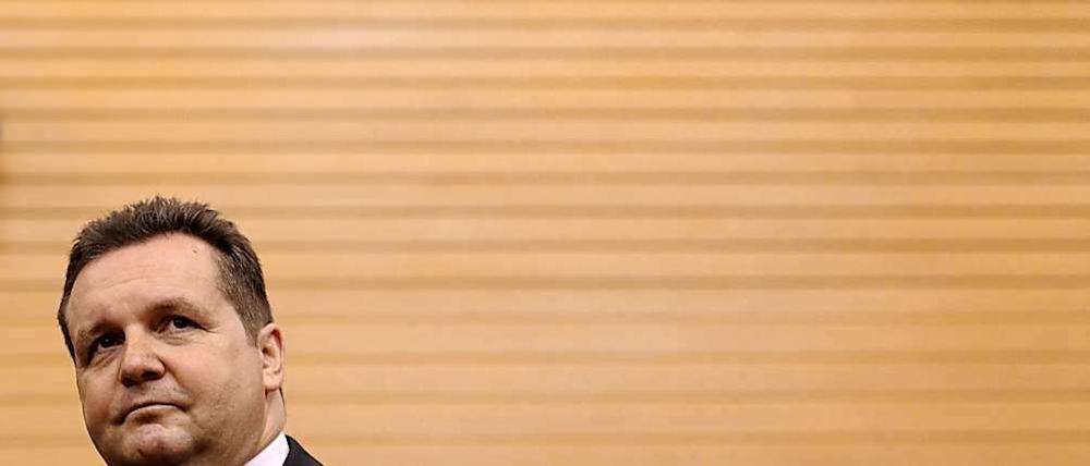 Der ehemalige baden-württembergische Ministerpräsident Stefan Mappus (CDU) will nun vor Gericht erwirken, dass seine Mails aus seiner Amtszeit gelöscht werden.