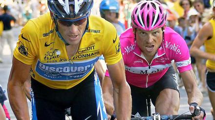 Über viele Jahre elektrisierte dieses Duell die Sportwelt: Lance Armstrong gegen Jan Ullrich. Nach den umfassenden Beweisen für Armstrongs gedope, wird sich zeigen, ob es in Kürze auch neue mögliche Erkenntnisse gegen Ullrich geben wird. 