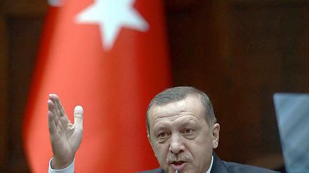 Die Regierung von Ministerpräsident Erdogan versucht alles, um Assad das Leben schwer zu machen.