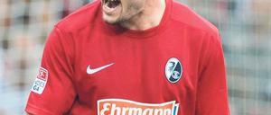 Vom Punkt erfolgreich. Daniel Caligiuri bejubelt sein spätes Elfmetertor. Foto: dpa