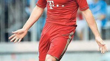 Doppelt jubelt sich’s besser. Franck Ribéry erzielte beide Tore und sicherte den Bayern einen Startrekord.Foto: dapd