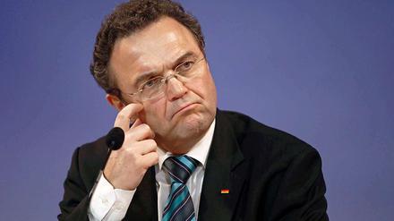 Innenminister Hans-Peter Friedrich (CSU) will die Linke weiter überwachen lassen.