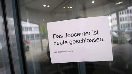 Wegen einer tödlichen Attacke gegen eine Jobcenter-Mitarbeiterin bleibt die Filiale heute geschlossen.