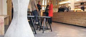 Kein Spielzeug. Der Poller versperrt Kinderwagen den Weg.