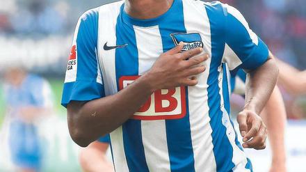 Lust auf Hertha. Ronnys Tor zum 1:1-Endstand in Kaiserslautern war bereits sein vierter Treffer in der immer noch jungen Saison. Foto: Eibner-Sportfoto