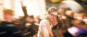 Gefällt ihr. Auf Facebook lassen sich neue Freundschaften schließen und alte pflegen. Aber ist das ein Ersatz fürs echte Leben? 