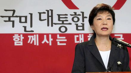 Die südkoreanische Präsidentschaftskandidatin Park entschuldigt dich für die Herrschaft ihres Vaters.