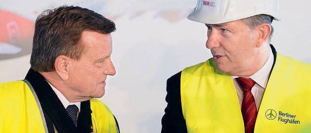 Brieffreunde. Mehdorn und Wowereit bei einem Baustellenbesuch am Flughafen in Schönefeld.