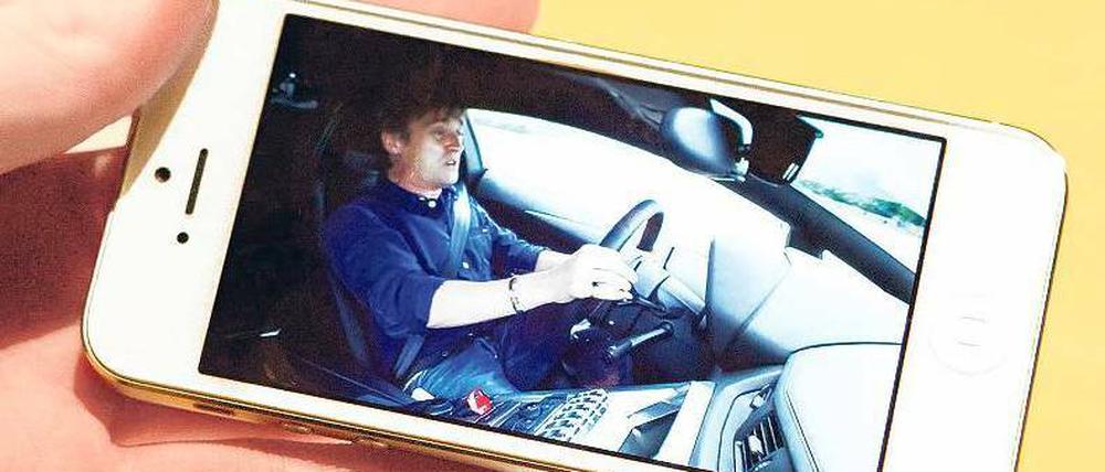 Blickfang. Das Vier-Zoll-Retina-Display des iPhone 5 hat ein 16:9-Format. Foto: dpa