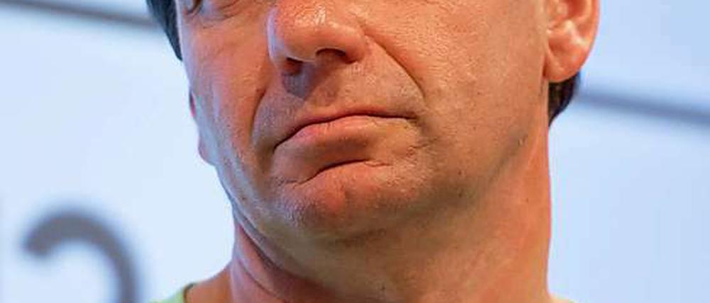 Der Deutsche Hockey-Bund (DHB) und Frauen-Bundestrainer Michael Behrmann werden ihre Zusammenarbeit nicht fortsetzen. Gut einen Monat nach dem enttäuschenden siebten Platz bei Olympia teilte der Verband Behrmann mit, dass der Ende des Jahres auslaufende Vertrag nicht verlängert wird.