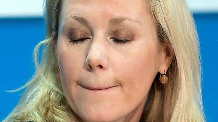 Ehre verteidigen. Bettina Wulff ist entsetzt über die unseriösen Berichte einiger Medien. Ansonsten erzählt sie aus dem Leben an der Seite von Christian Wulff.