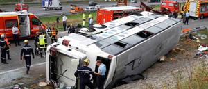 Bei einem Busunglück im Osten Frankreichs sind mehrere Menschen getötet worden.