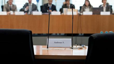Es gibt auffallend viele Verbindungen zwischen dem ehemaligen Verfassungsschutz-Beamten Andreas T. und einem Mord der NSU.