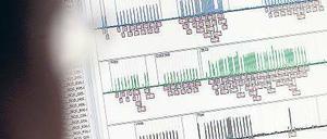 Am laufenden Band. Erbgutanalysen sind immer schneller und billiger zu haben. 