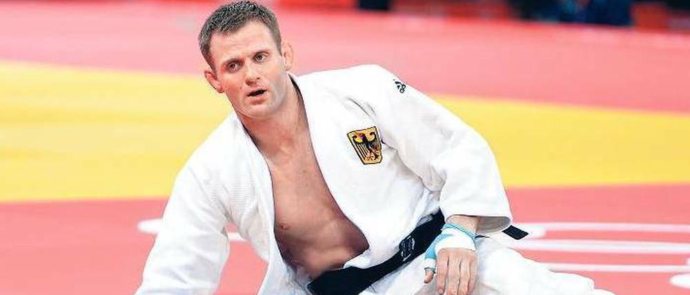 Ole Bischof, 33, wurde als Judoka in der Klasse bis 81 kg 2005 Europameister und WM-Dritter 2009. Seine größten Erfolge feierte Bischof bei Olympia: Gold in Peking 2008, Silber jetzt in London. Nun wird der studierte Volkswirt bei einer Beratungsfirma arbeiten.