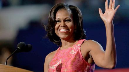 Präsidentengattin Michelle Obama hält eine Rede für ihren Mann.
