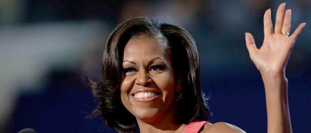 Präsidentengattin Michelle Obama hält eine Rede für ihren Mann.