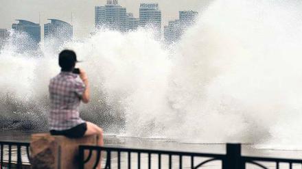 Vor dem Sturm. Ende des Jahres wechselt in China die Führungsmannschaft. Der derzeit tobende Kampf um die Vormachtstellung in der Partei lähmt auch die Wirtschaft. 