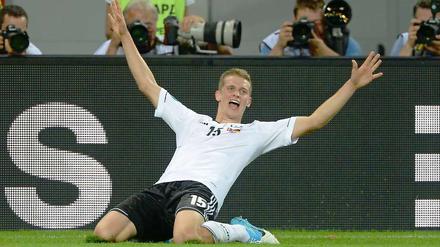 Strahlender Siegtorschütze: Lars Bender feierte gegen Dänemark sein Startelf-Debüt bei dieser EM und erzielte das entscheidende Tor zum 2:1-Endstand.
