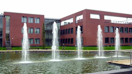 Das Hasso-Plattner-Institut (HPI) in Potsdam-Babelsberg zieht sich von dem umstrittenen Forschungsprojekt der Schufa zurück. 