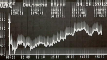 Zur Euro-Schuldenkrise kommen Ängste vor einer Eintrübung der Weltwirtschaft. 