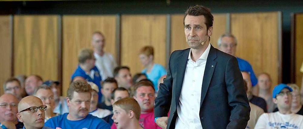 Unter Herthanern: Michael Preetz stellt sich bei "Hertha im Dialog" den Fragen der Fans