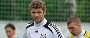 Thomas Müller hat eine schwierige Saison hinter sich. Bei der Europameisterschaft soll er aber gemeinsam mit Lukas Podolski die deutsche Flügelzange bilden.