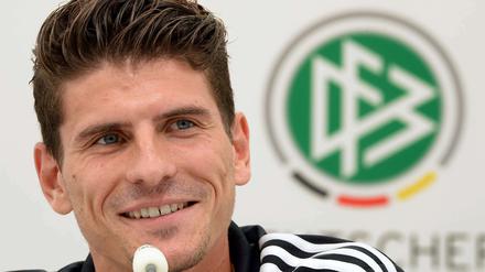 Alles weglächeln. Mario Gomez sieht keinen Grund, sich und seine Spielweise zu ändern.