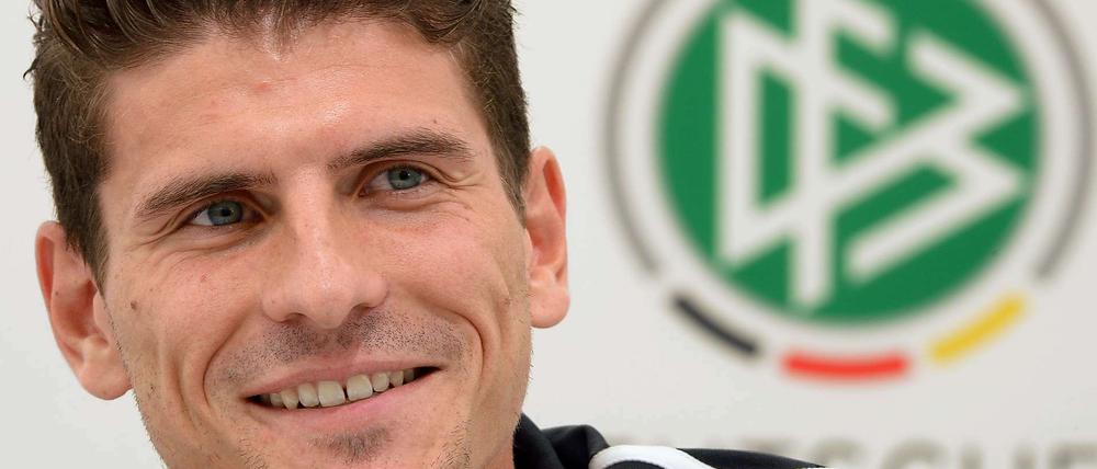 Alles weglächeln. Mario Gomez sieht keinen Grund, sich und seine Spielweise zu ändern.