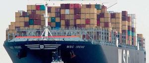 Vom Anleger zum Unternehmer. Über geschlossene Fonds können Verbraucher in Containerschiffe investieren. Foto: dapd
