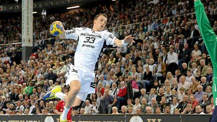 Unbesiegbar. Die Gegner der Handballer des THW Kiel, hier Dominik Klein im letzten Saisonspiel gegen den VFL Gummersbach, waren in diesem Jahr nur eine Randnotiz