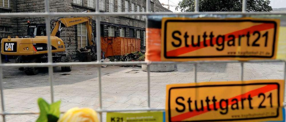 Noch stehen die Bagger still.
