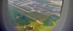 Blick beim Anflug: Anders als vom RBB gemeldet, näherte sich keine chinesische Delegation, um die Eröffnung zu feiern.