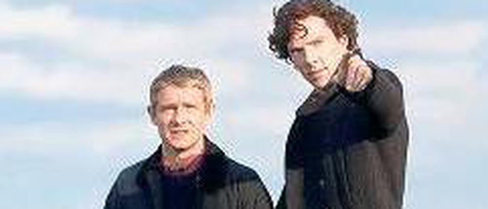 Gipfel der Aufklärung. Sherlock Holmes (Benedict Cumberbatch, rechts) und Dr. Watson (Martin Freeman) in der Fernsehserie „Sherlock“.